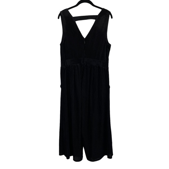 Torrid Black Shadow Stripe Velvet Jumpsuit, Size 0 - Picture 10 of 13